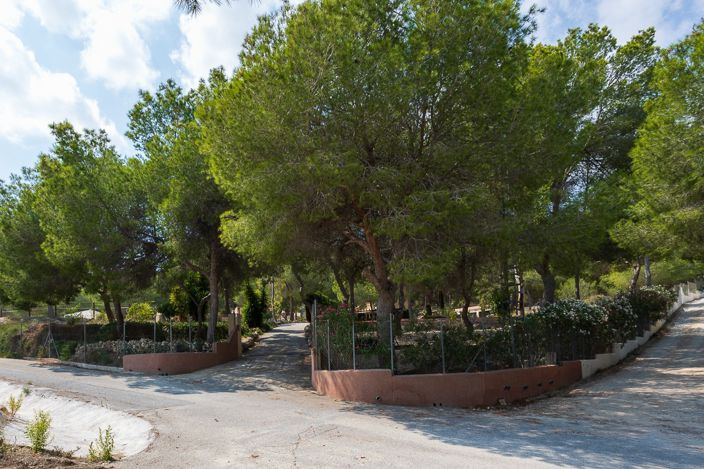 Image No.50-4 Bed Property for sale