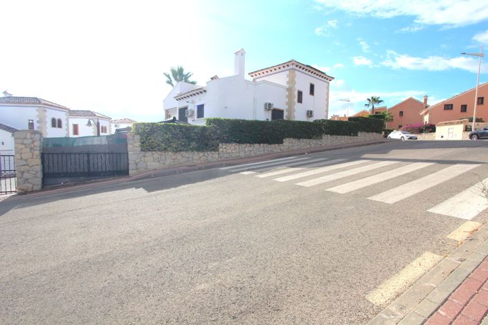 Image No.1-5 Bed Villa for sale