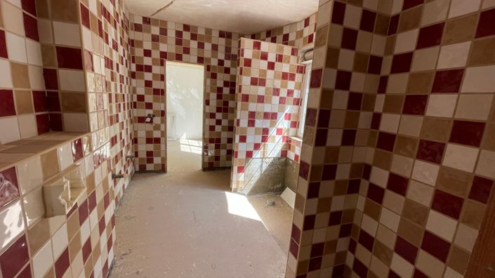 Image No.5-9 Bed Villa for sale