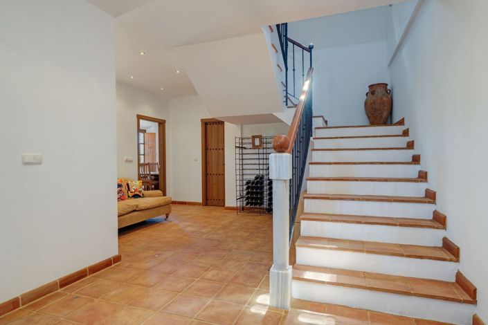 Image No.25-5 Bed Country House for sale