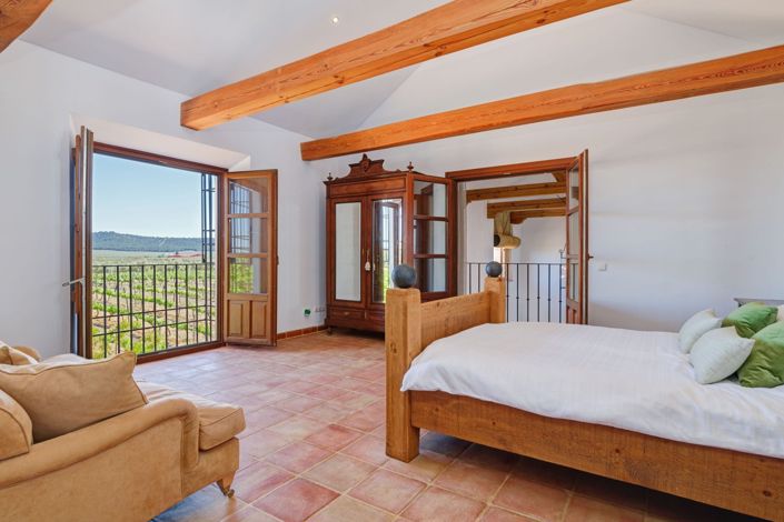 Image No.27-5 Bed Country House for sale