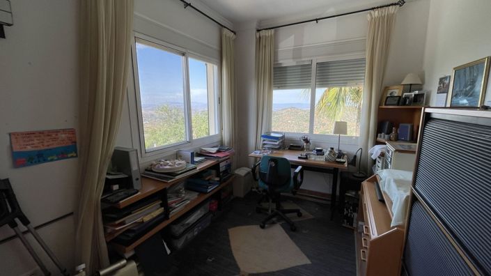 Image No.15-8 Bed Country House for sale