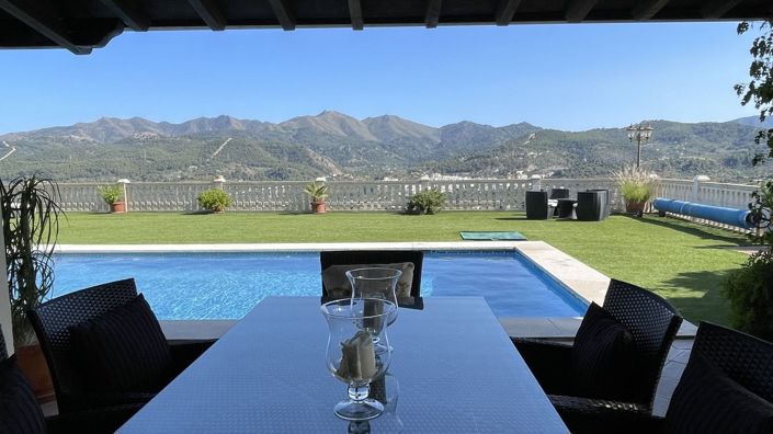 Image No.3-8 Bed Country House for sale