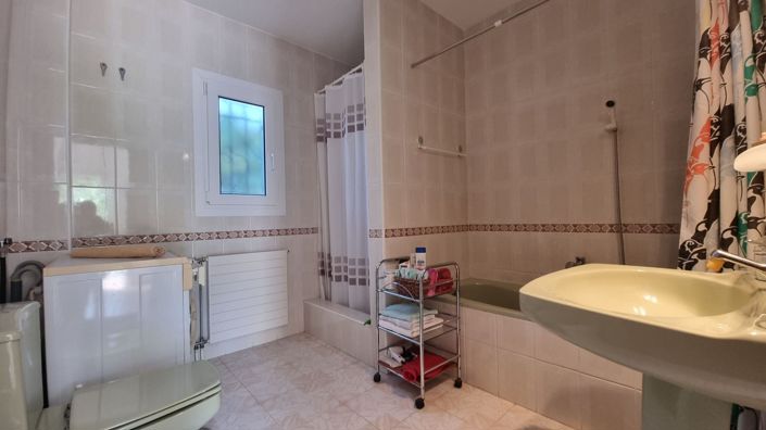 Image No.12-5 Bed Country House for sale