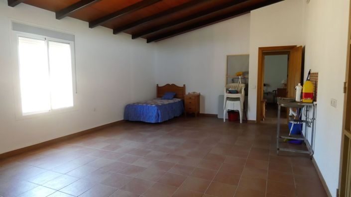 Image No.12-2 Bed Country House for sale