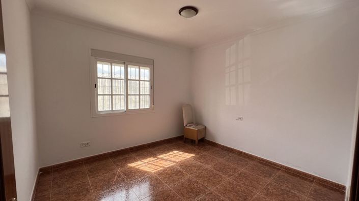 Image No.11-8 Bed Country House for sale