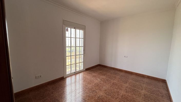 Image No.21-8 Bed Country House for sale