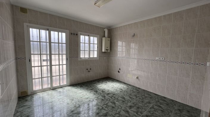 Image No.24-8 Bed Country House for sale