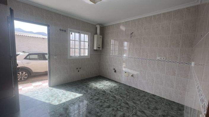 Image No.9-8 Bed Country House for sale