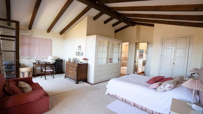 Image No.9-4 Bed Country House for sale