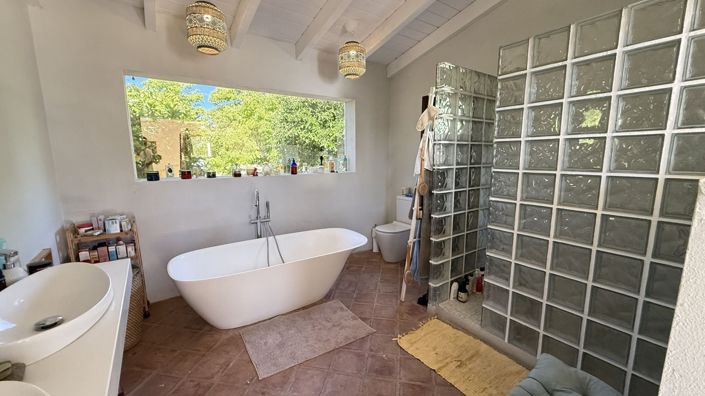 Image No.10-7 Bed Country House for sale