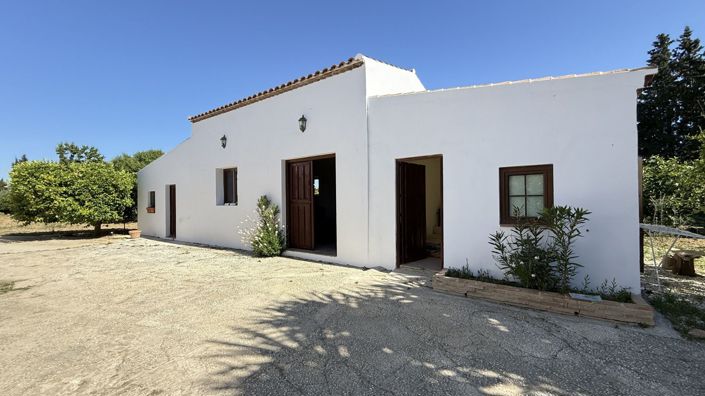 Image No.13-7 Bed Country House for sale