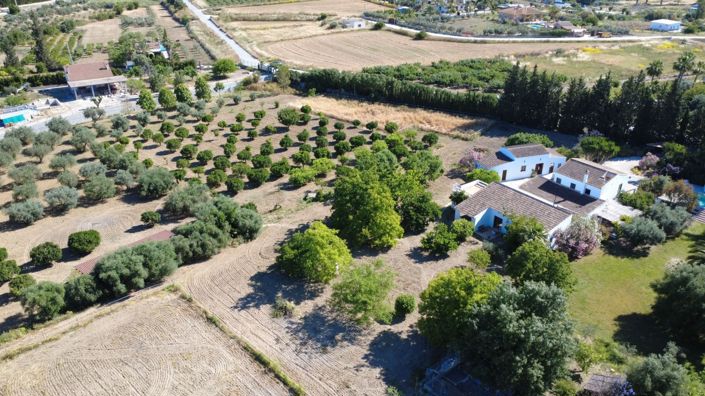 Image No.17-7 Bed Country House for sale