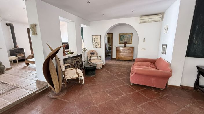 Image No.7-7 Bed Country House for sale