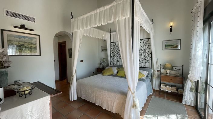 Image No.12-5 Bed Country House for sale