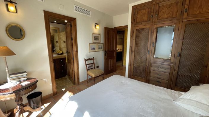 Image No.19-5 Bed Country House for sale