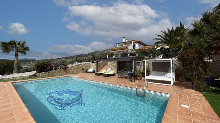 Image No.36-5 Bed Country House for sale