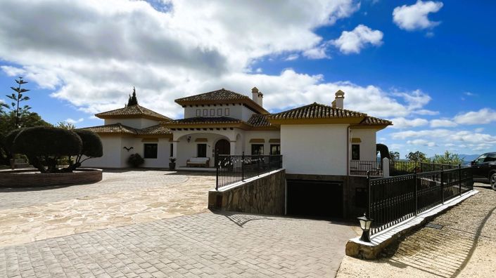 Image No.43-5 Bed Country House for sale