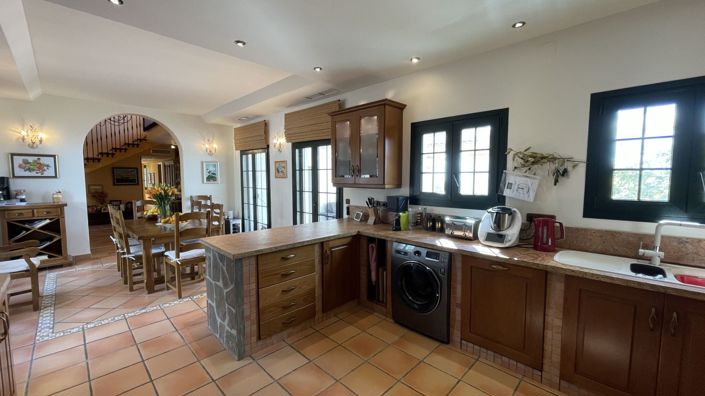 Image No.8-5 Bed Country House for sale