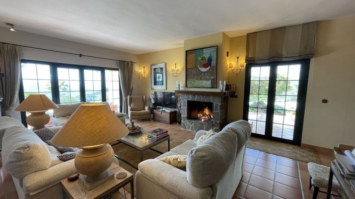 Image No.10-5 Bed Country House for sale