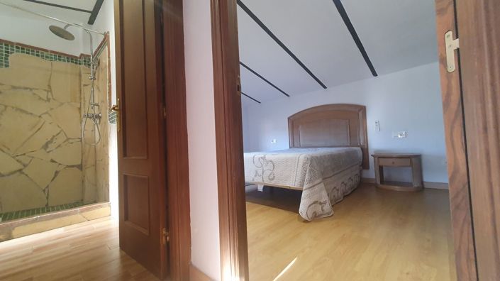 Image No.12-3 Bed Country House for sale