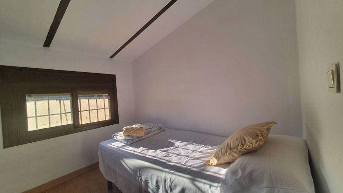 Image No.17-3 Bed Country House for sale