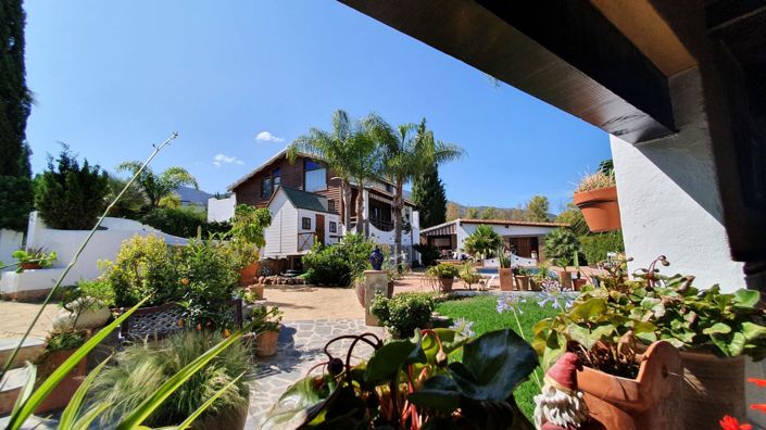 Image No.1-11 Bed Country House for sale