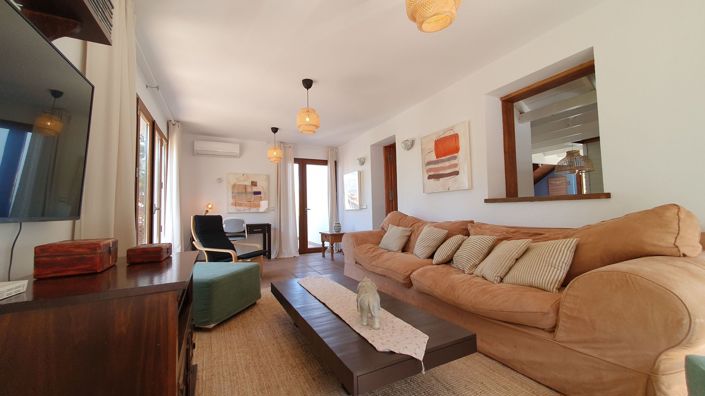 Image No.12-11 Bed Country House for sale