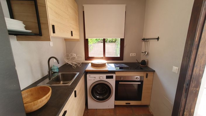 Image No.17-11 Bed Country House for sale