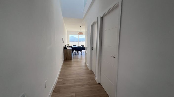 Image No.10-3 Bed Townhouse for sale