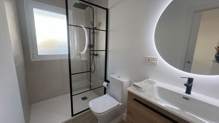 Image No.17-3 Bed Townhouse for sale