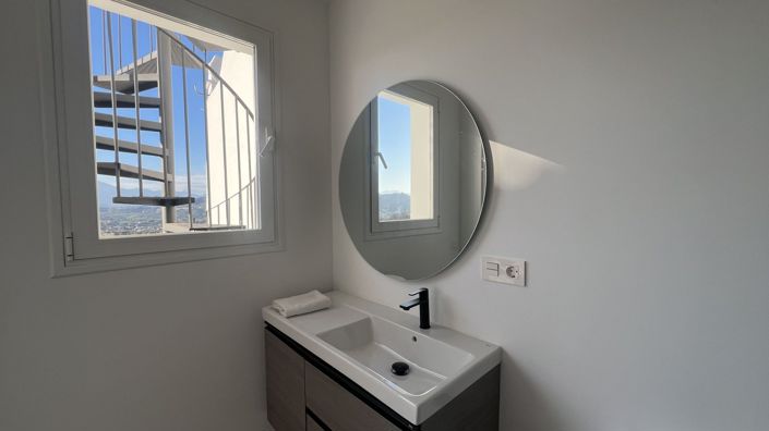 Image No.18-3 Bed Townhouse for sale