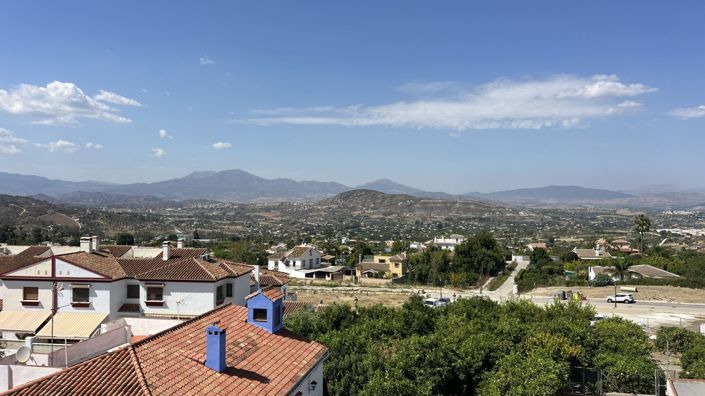 Image No.2-3 Bed Townhouse for sale