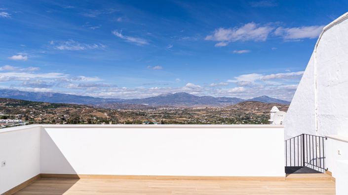 Image No.21-3 Bed Townhouse for sale