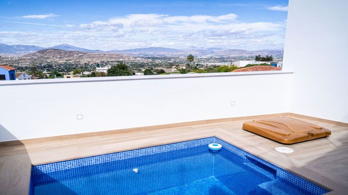 Image No.27-3 Bed Townhouse for sale