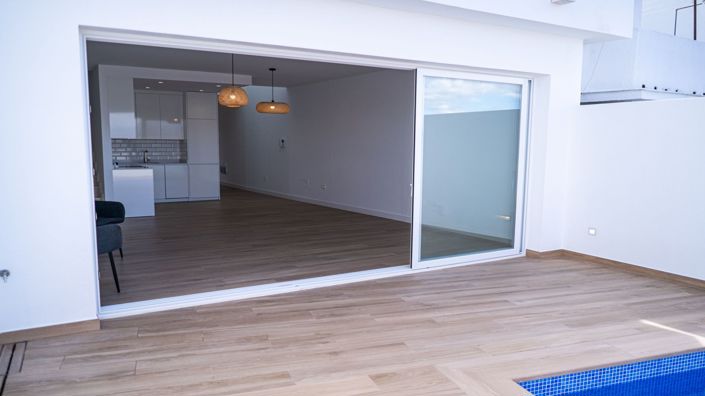 Image No.28-3 Bed Townhouse for sale