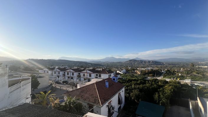 Image No.29-3 Bed Townhouse for sale