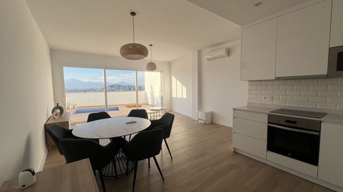 Image No.5-3 Bed Townhouse for sale