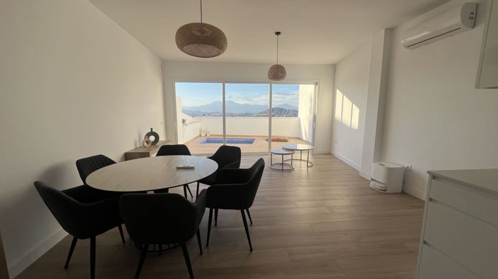 Image No.8-3 Bed Townhouse for sale