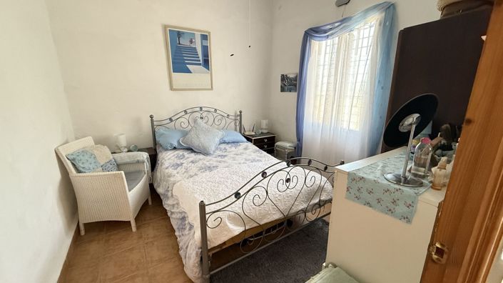 Image No.11-4 Bed Country House for sale