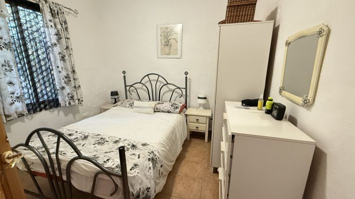 Image No.12-4 Bed Country House for sale