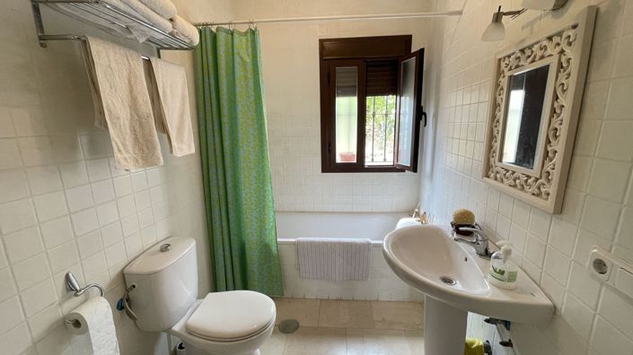 Image No.13-2 Bed Townhouse for sale