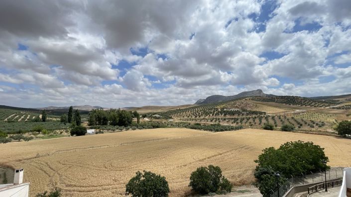 Image No.17-2 Bed Townhouse for sale