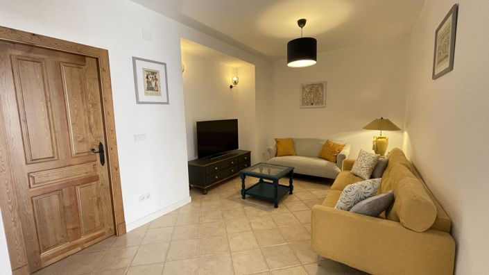 Image No.10-5 Bed Townhouse for sale