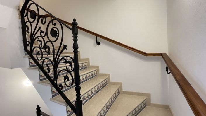 Image No.13-5 Bed Townhouse for sale