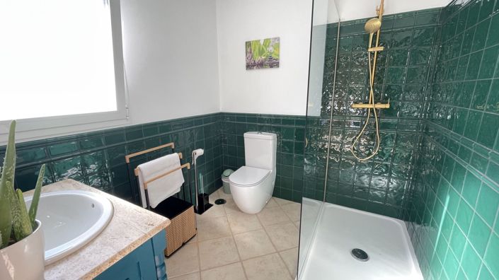 Image No.21-5 Bed Townhouse for sale