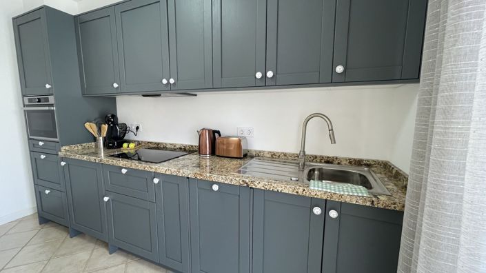 Image No.28-5 Bed Townhouse for sale