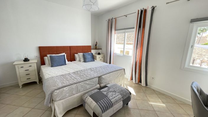 Image No.33-5 Bed Townhouse for sale