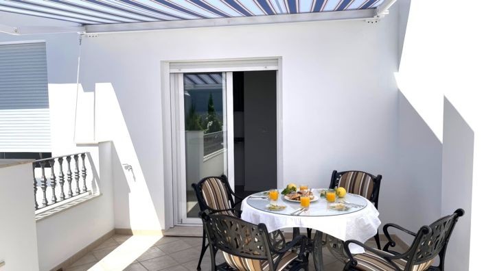 Image No.40-5 Bed Townhouse for sale