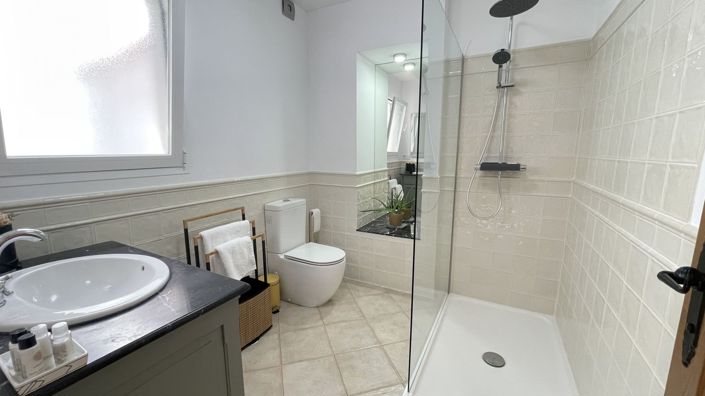 Image No.9-5 Bed Townhouse for sale